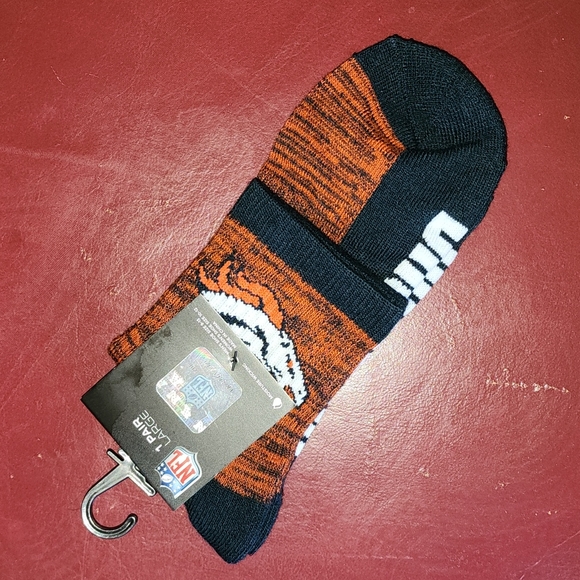 NWT NFL Team Apparel: Denver Broncos Quarter Sock, "Large" (m=9-13 & w=10-12) - Picture 1 of 6